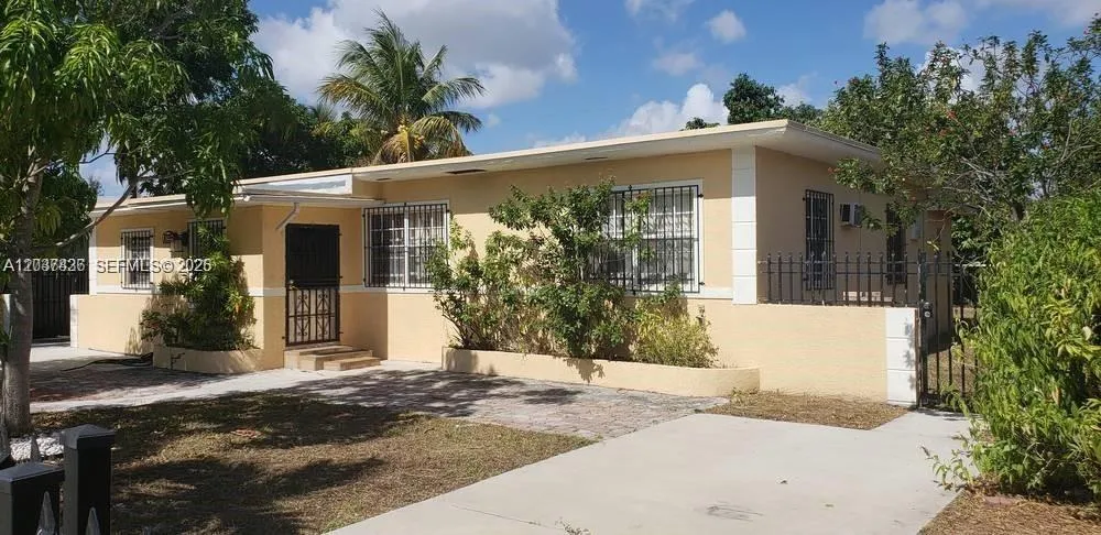 En Venta 1079 NW 112th Terrace, Miami, FL 33168, Miami, FL 33168