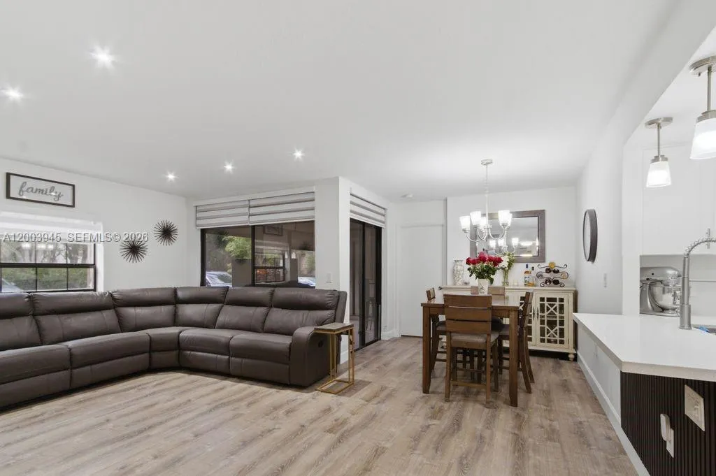Foto de propiedad en 10790 NW 14th Street 184, Plantation, FL 33322 Plantation con MLS# 