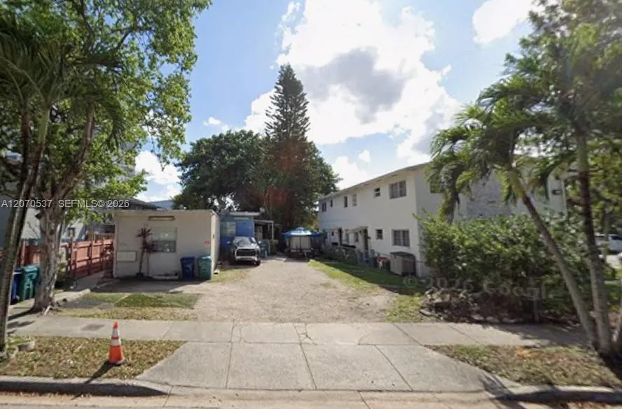 En Venta 10790 SW 6th Street, Sweetwater, FL 33174, Sweetwater, FL 33174