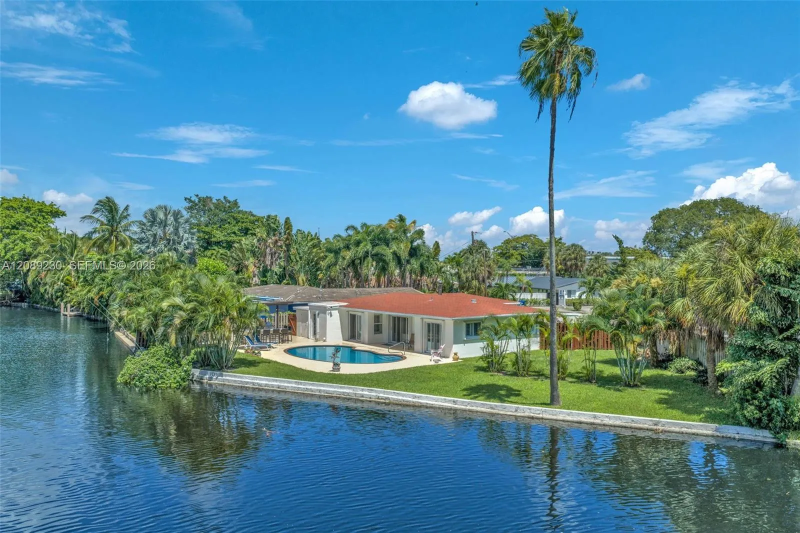 Foto de propiedad en 108 NE 30th Street, Wilton Manors, FL 33334 Wilton Manors con MLS# 