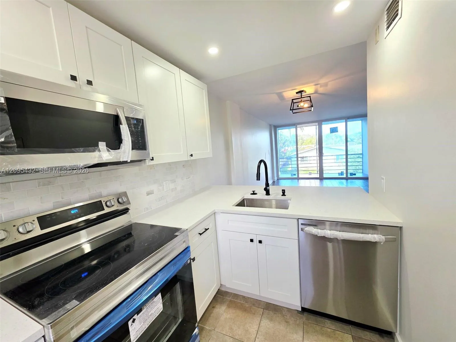 En Renta 108 Royal Park Drive 2H, Oakland Park, FL 33309, Oakland Park, FL 33309