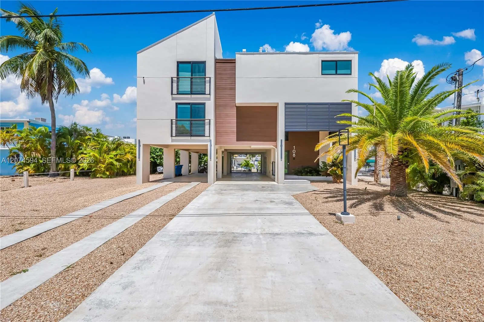 Foto de propiedad en 108 W Plaza Del Lago 108, Islamorada, FL 33036 Islamorada con MLS# 