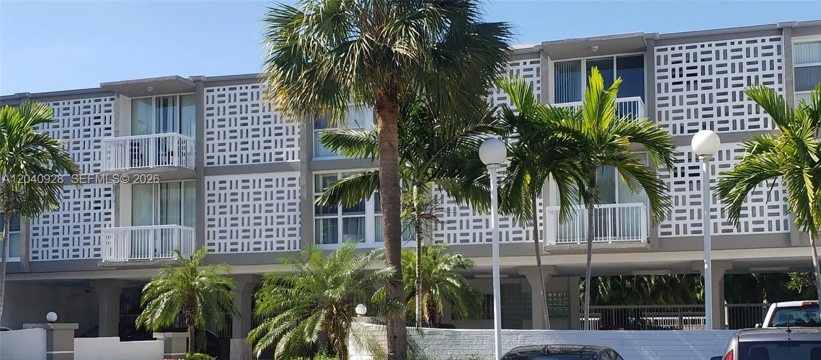 Alquilada 1080 99th Street 323, Bay Harbor Islands, FL 33154, Bay Harbor Islands, FL 33154