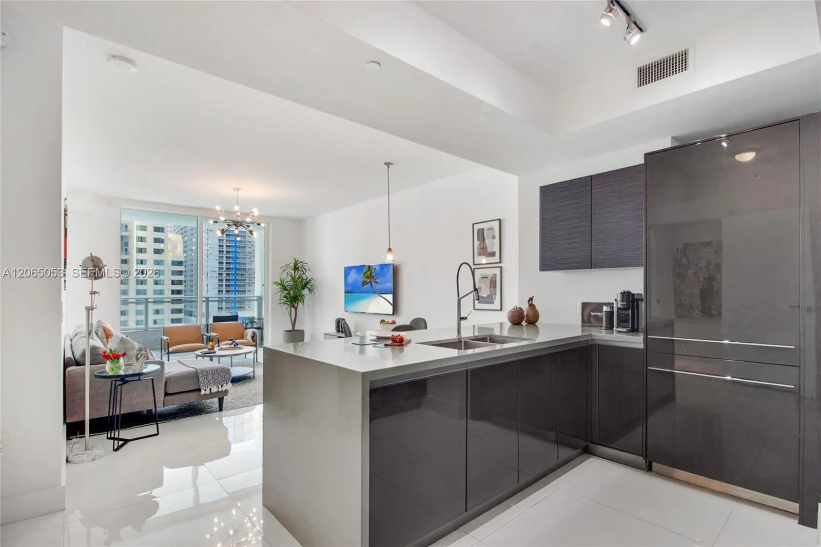 Foto de propiedad en 1080 Brickell Avenue 1504, Miami, FL 33131 Miami con MLS# 
