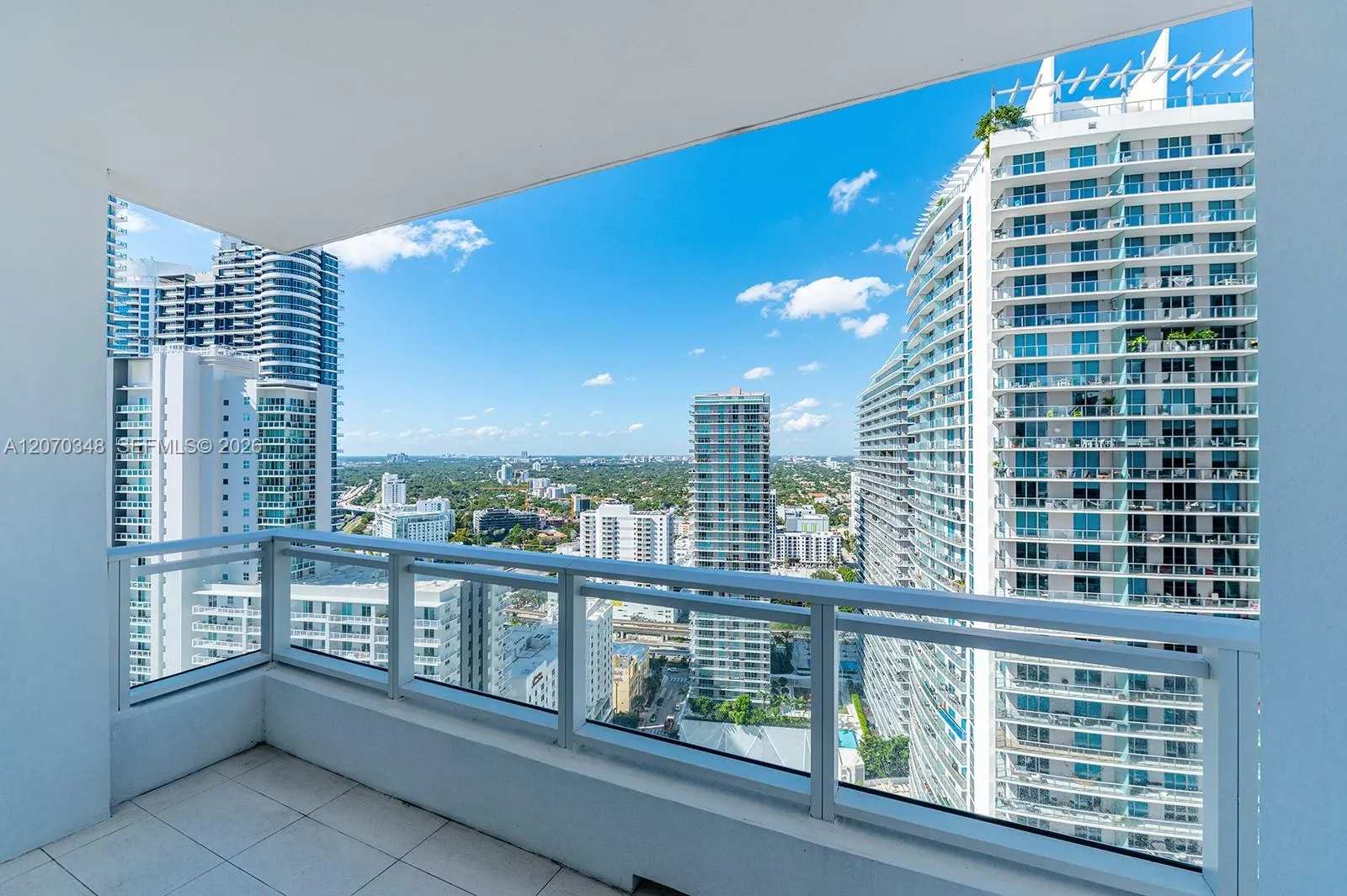 Foto de propiedad en 1080 Brickell Avenue 3207, Miami, FL 33131 Miami con MLS# 