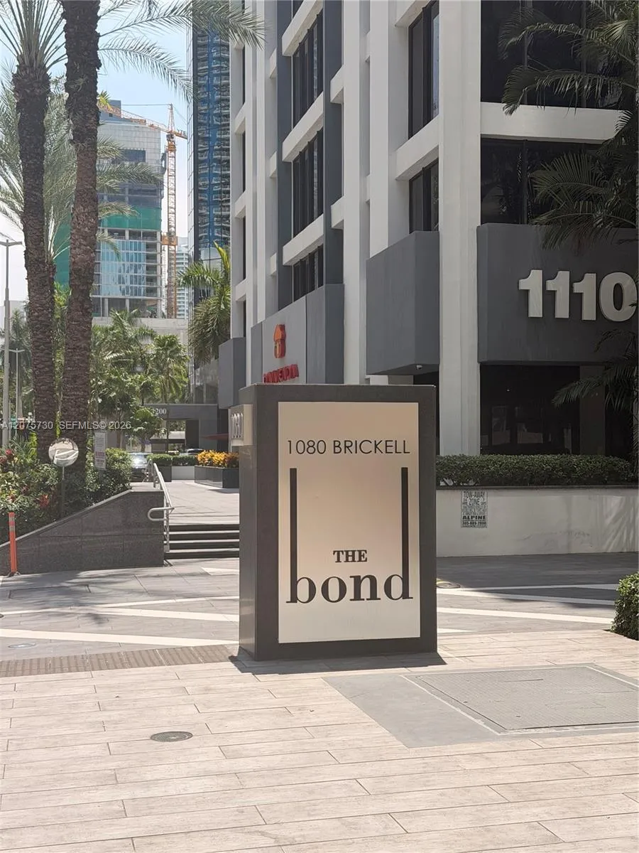 Foto de propiedad en 1080 Brickell Avenue 913, Miami, FL 33131 Miami con MLS# 