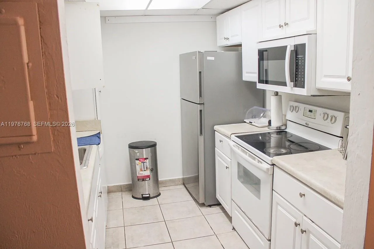 Foto de propiedad en 10818 N Kendall Drive R25, Miami, FL 33176 Miami con MLS# 