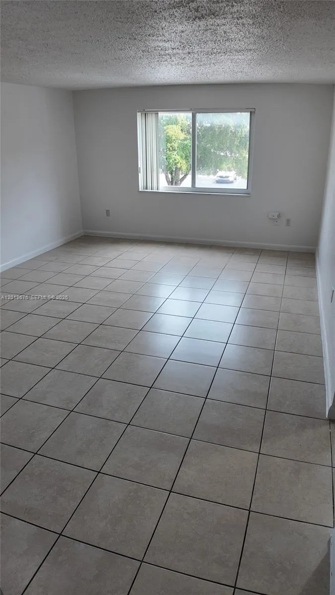 Alquilada 10820 SW 200th Drive 308, Cutler Bay, FL 33157, Cutler Bay, FL 33157