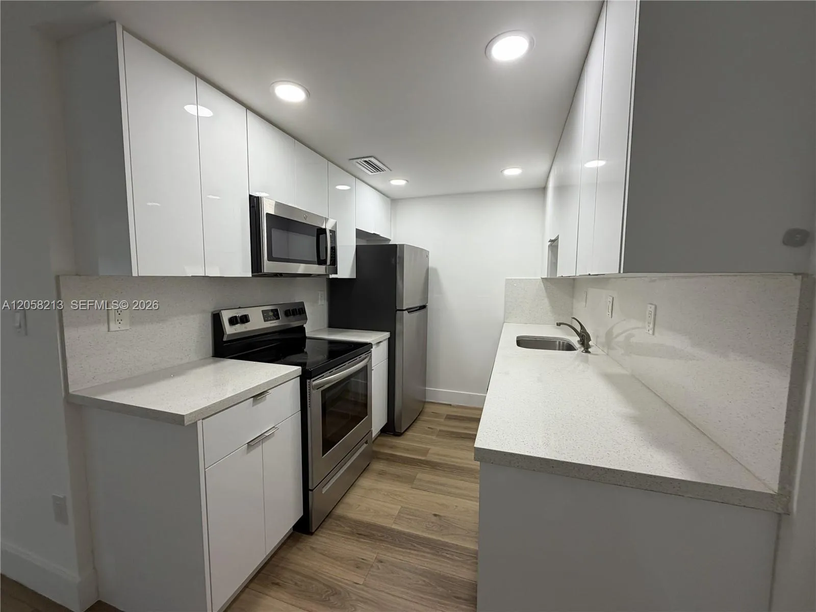 Foto de propiedad en 10822 N Kendall Drive S23, Miami, FL 33176 Miami con MLS# 