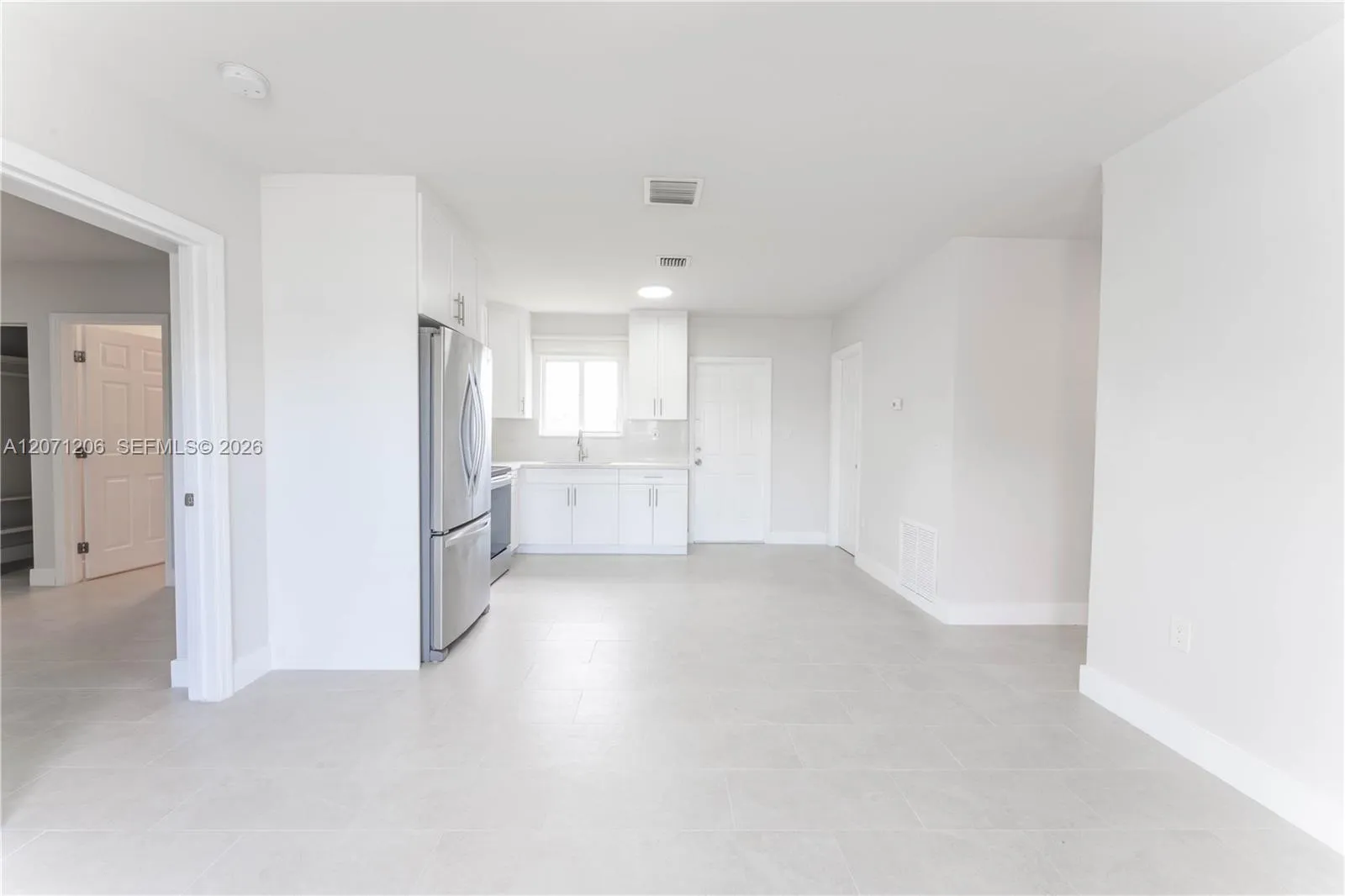 Foto de propiedad en 10825 SW 221st Street, Miami, FL 33170 Miami con MLS# 