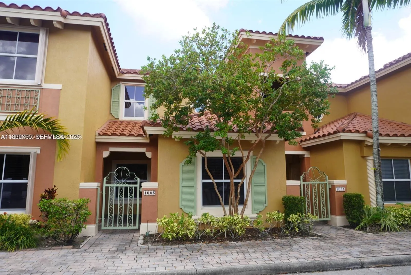 Foto de propiedad en 1083 SW 143 Avenue 1206, Pembroke Pines, FL 33027 Pembroke Pines con MLS# 