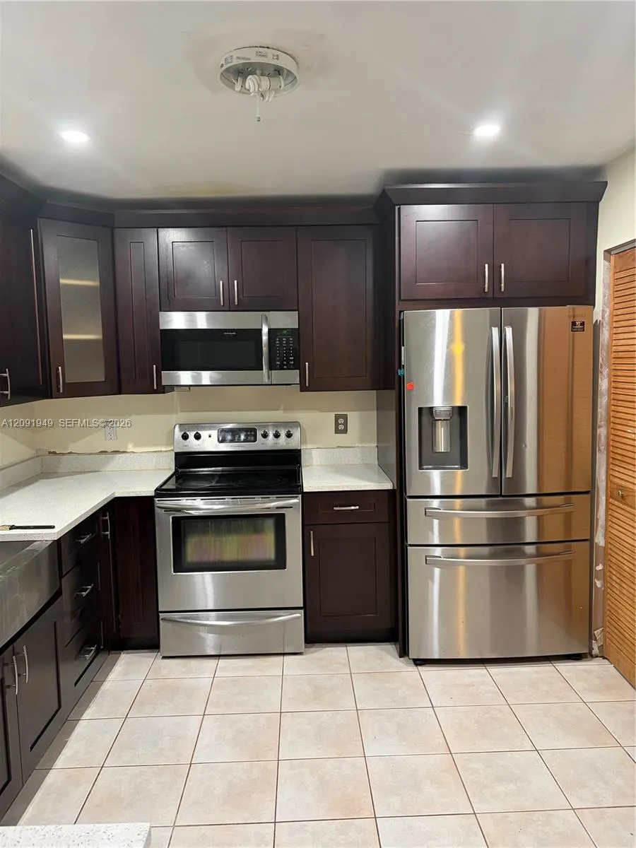 En Venta 10837 NW 8th Street, Pembroke Pines, FL 33026, Pembroke Pines, FL 33026