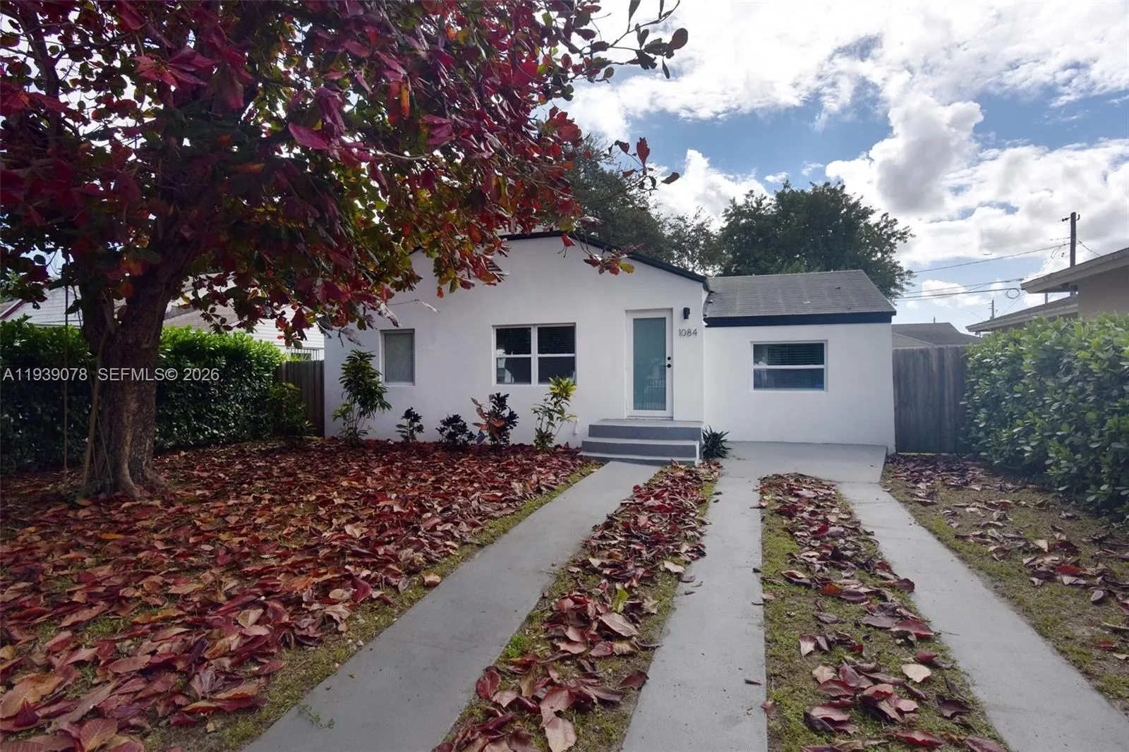 Foto de propiedad en 1084 NW 66th Street, Miami, FL 33150 Miami con MLS# 