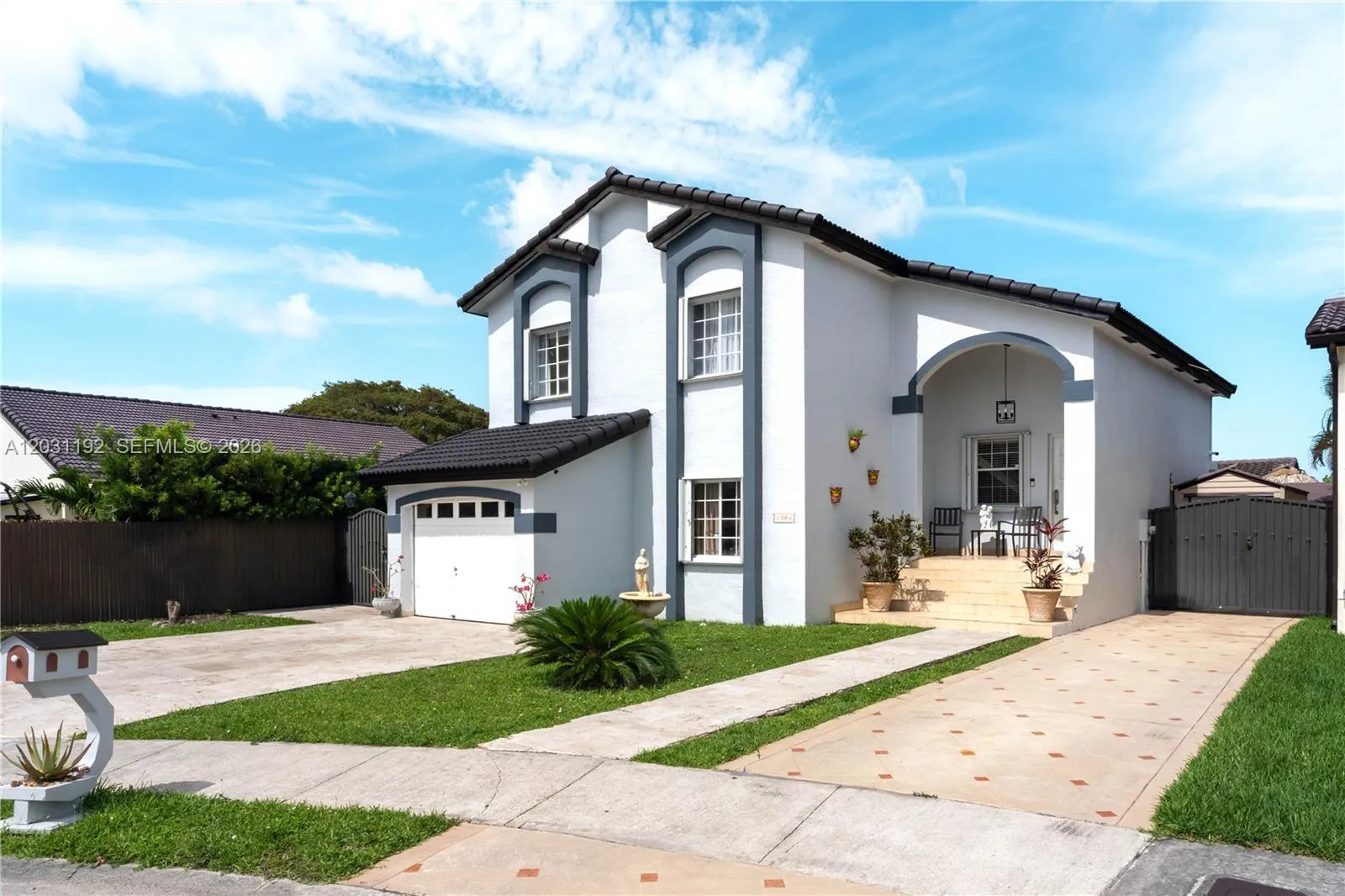 Foto de propiedad en 1084 SW 142nd Place, Miami, FL 33184 Miami con MLS# 