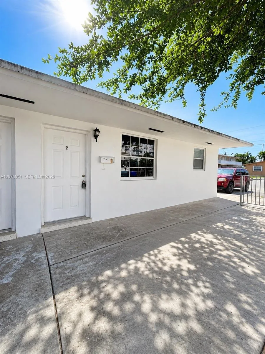 Foto de propiedad en 10841 SW 7th Street 1, Sweetwater, FL 33174 Sweetwater con MLS# 