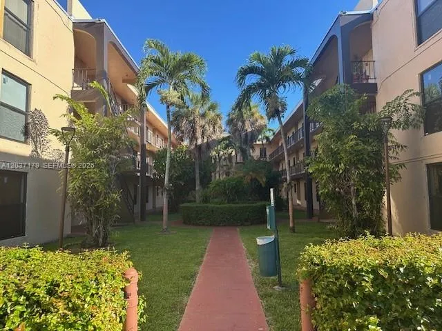 Foto de propiedad en 10851 SW 2nd Street K106, Sweetwater, FL 33174 Sweetwater con MLS# 