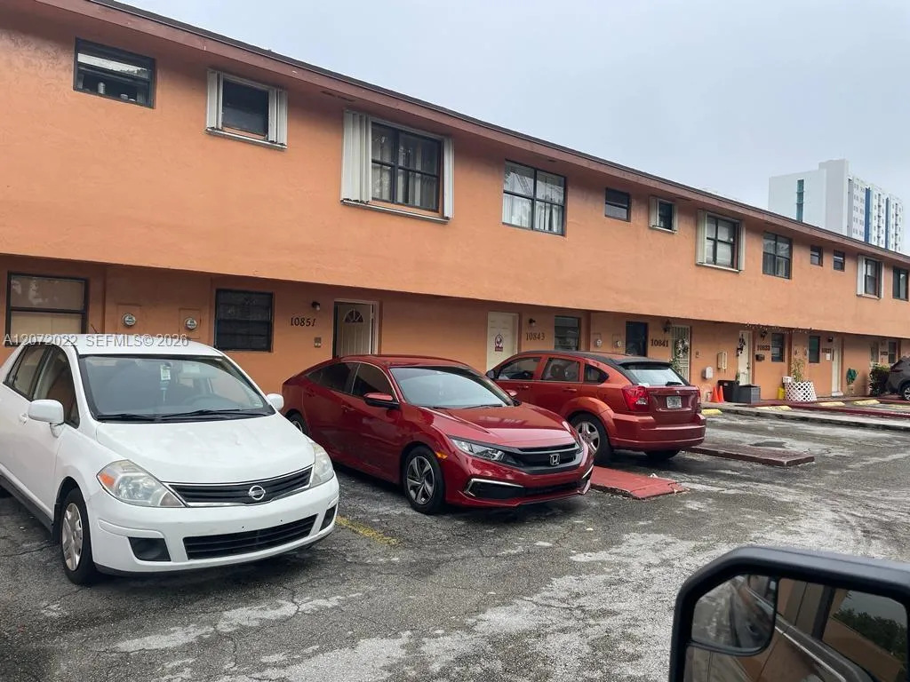 En Venta 10851 SW 6th Street 5, Sweetwater, FL 33174, Sweetwater, FL 33174