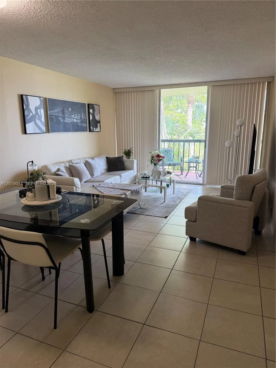 En Venta 10865 SW 112th Avenue 312, Miami, FL 33176, Miami, FL 33176