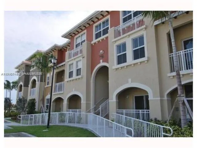 Foto de propiedad en 10870 NW 88th Terrace 223, Doral, FL 33178 Doral con MLS# 