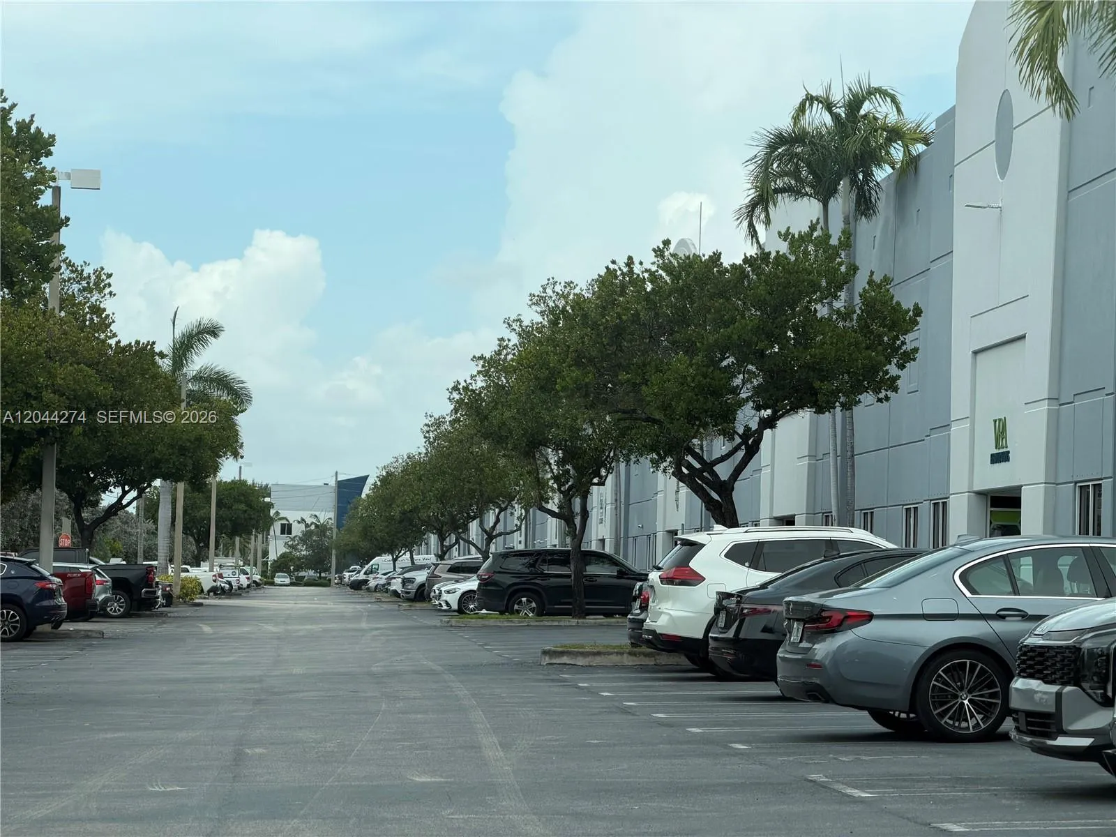 Foto de propiedad en 10871 NW 122nd Street 30, Medley, FL 33178 Medley con MLS# 