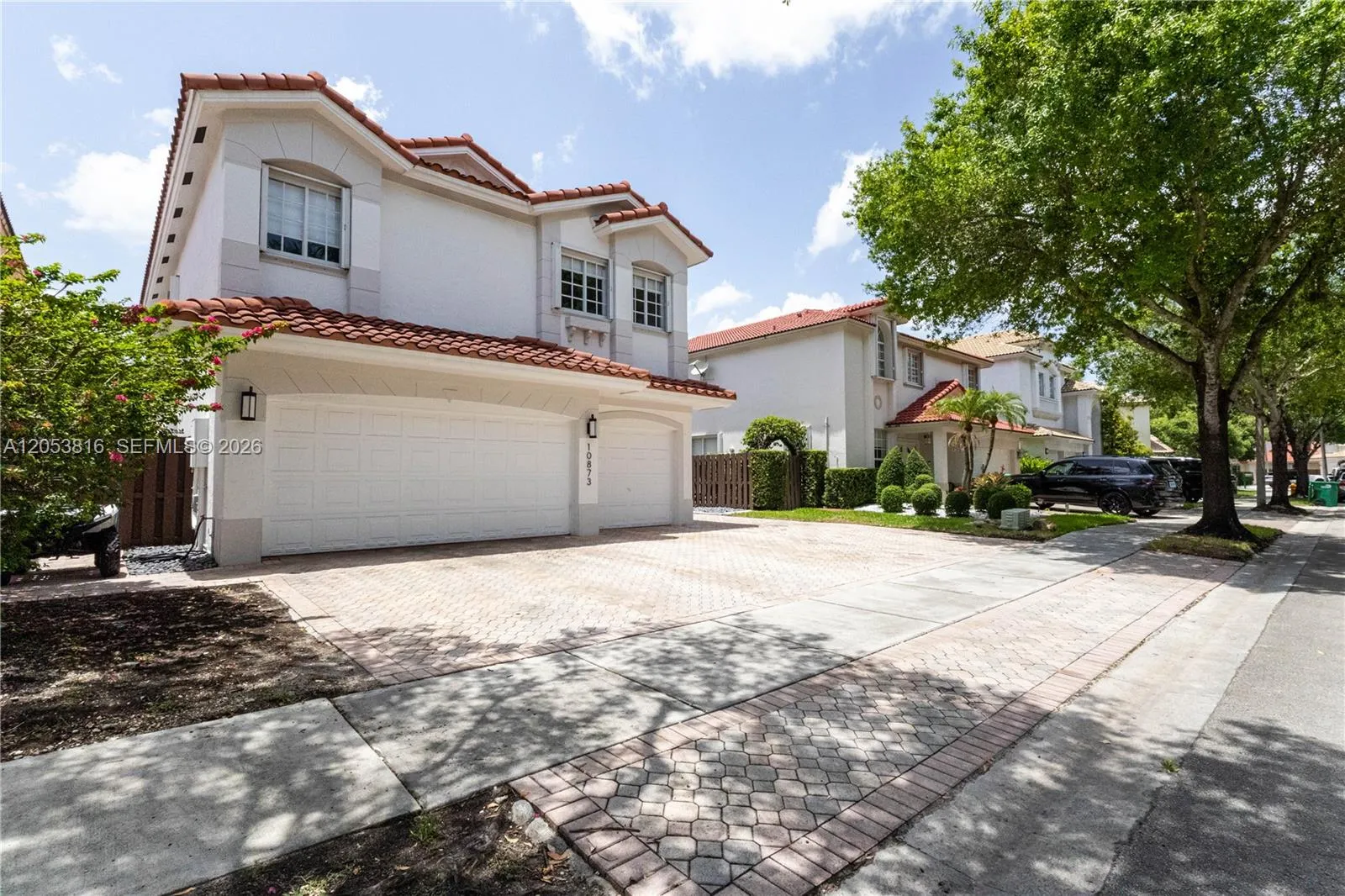 Foto de propiedad en 10873 NW 71st Street, Doral, FL 33178 Doral con MLS# 