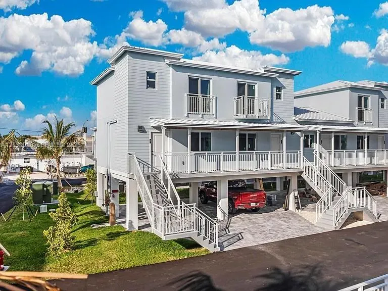 Foto de propiedad en 10877 Overseas Highway 37, Marathon, FL 33050 Marathon con MLS# 