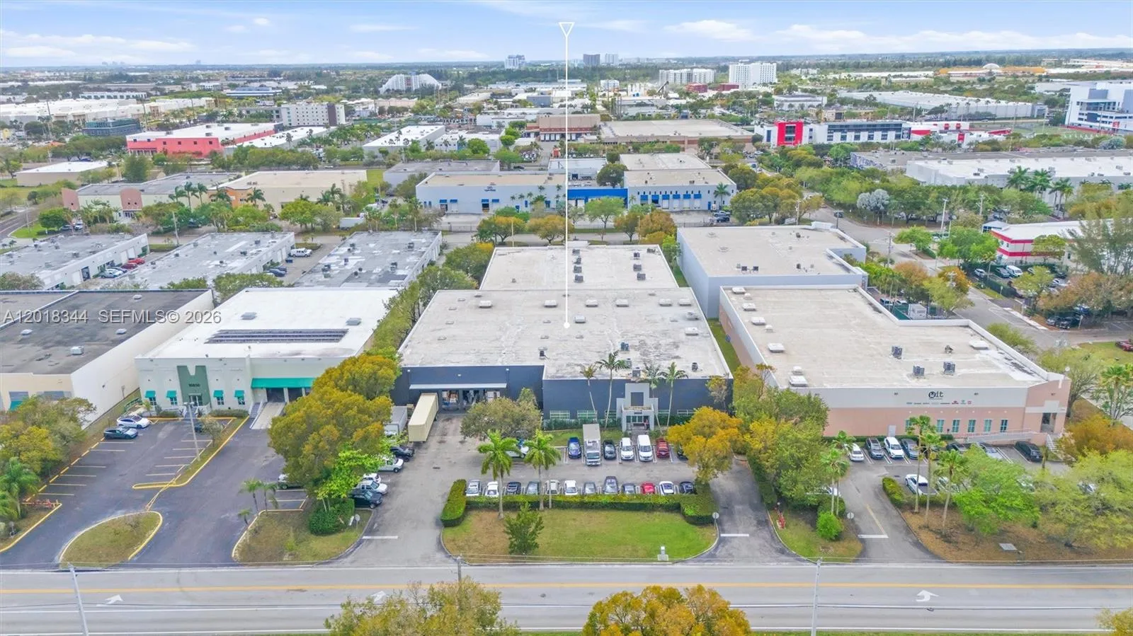 Foto de propiedad en 10880 NW 30th Street, Doral, FL 33172 Doral con MLS# 