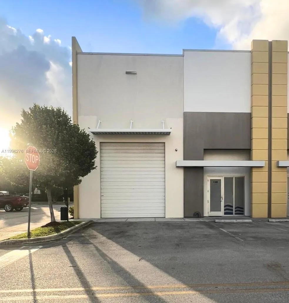 Foto de propiedad en 10893 NW 17th Street 130, Sweetwater, FL 33172 Sweetwater con MLS# 