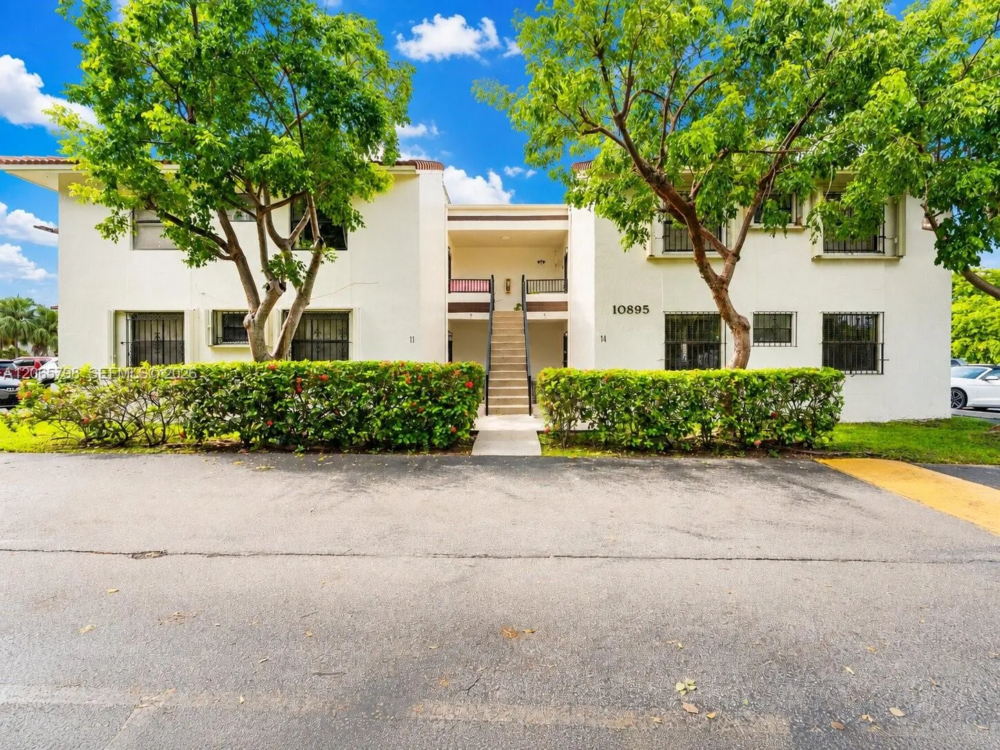 Foto de propiedad en 10895 NW 7th Street 14-28, Miami, FL 33172 Miami con MLS# 