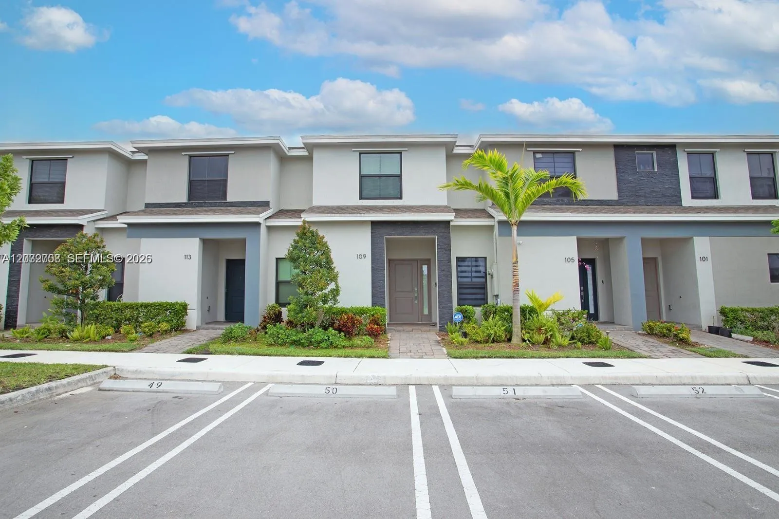 Foto de propiedad en 109 NE 3rd Court, Florida City, FL 33034 Florida City con MLS# 