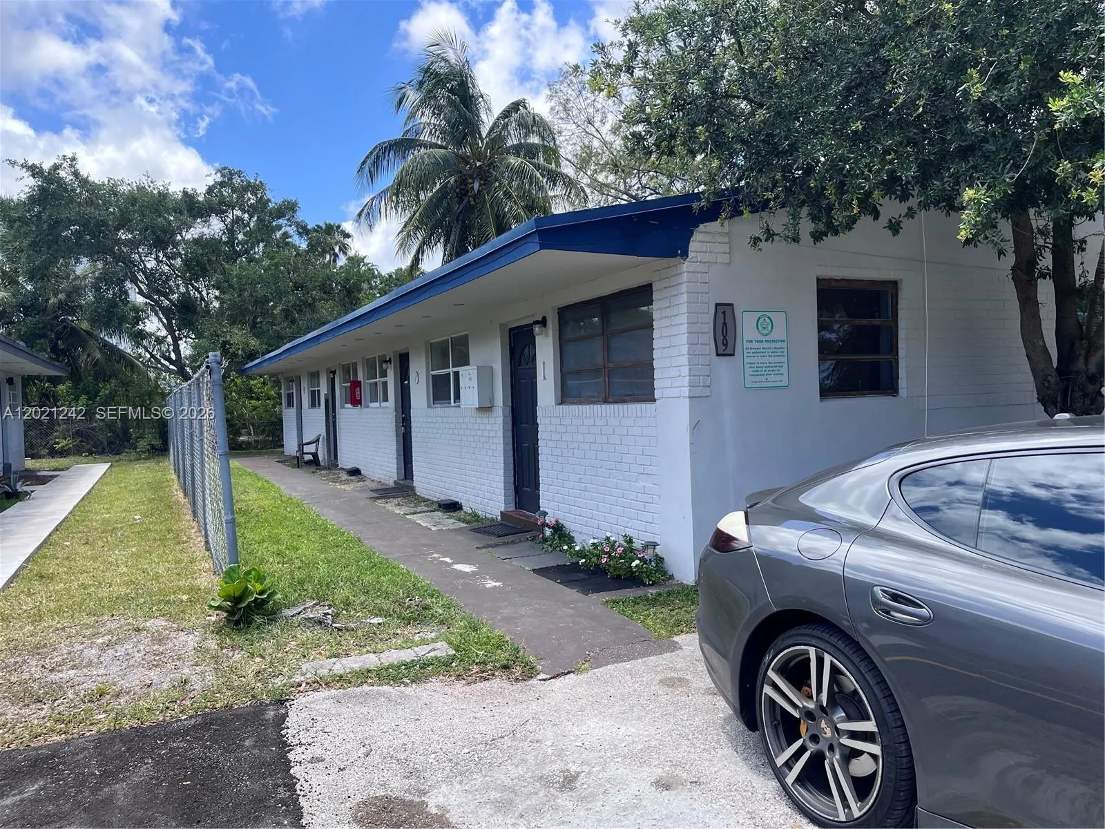 Foto de propiedad en 109 NW 14th Way 1-4, Dania Beach, FL 33004 Dania Beach con MLS# 