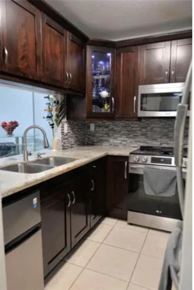 Foto de propiedad en 10900 SW 104th Street 314, Miami, FL 33176 Miami con MLS# 