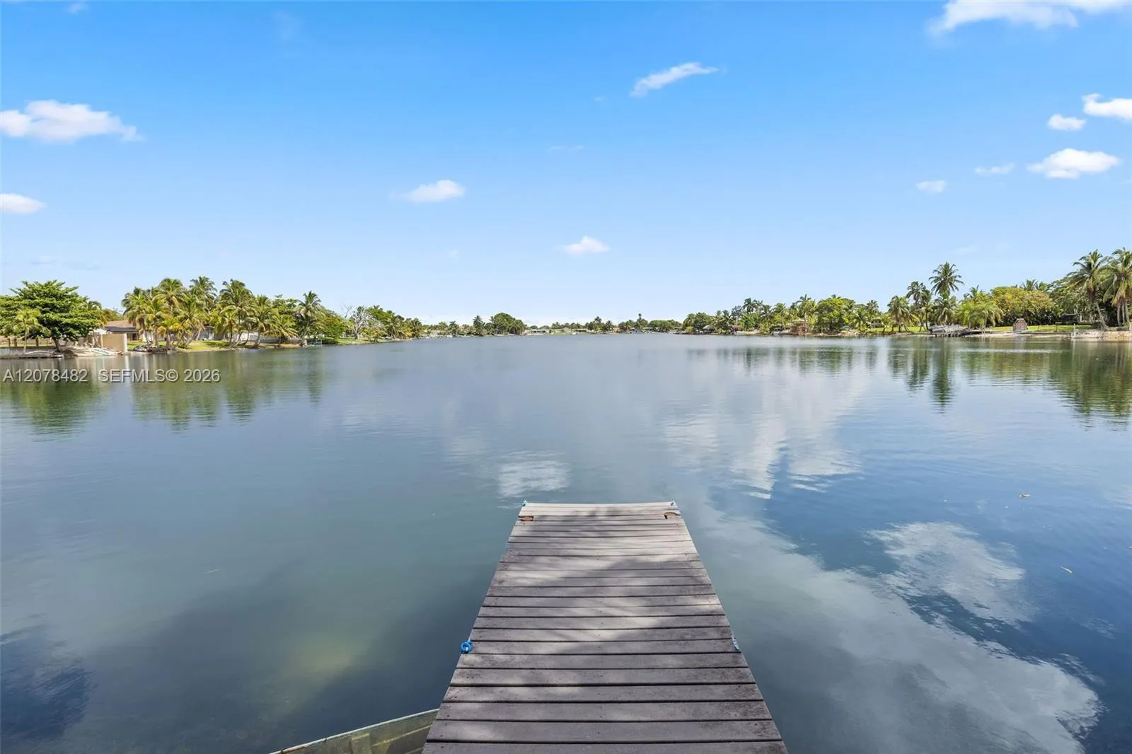 Foto de propiedad en 10901 SW 47th Terrace, Miami, FL 33165 Miami con MLS# 