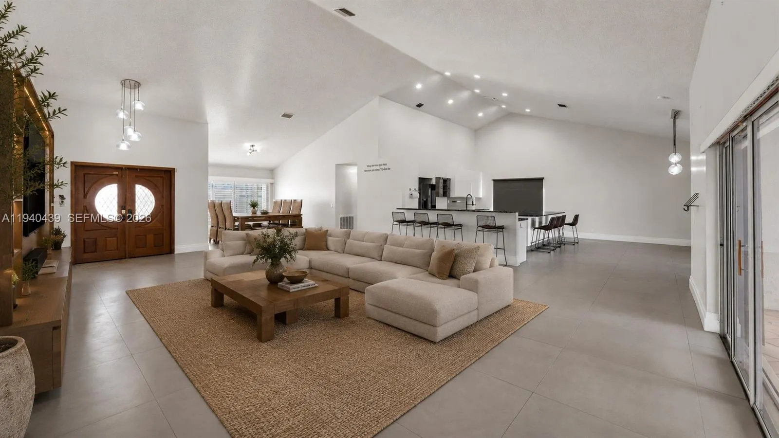 Vendido 1092 NW 162nd Avenue, Pembroke Pines, FL 33028, Pembroke Pines, FL 33028