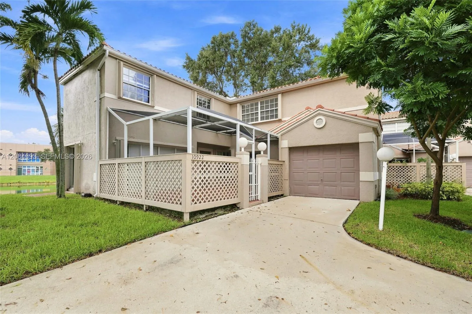 Foto de propiedad en 10922 Chandler Drive, Cooper City, FL 33026 Cooper City con MLS# 