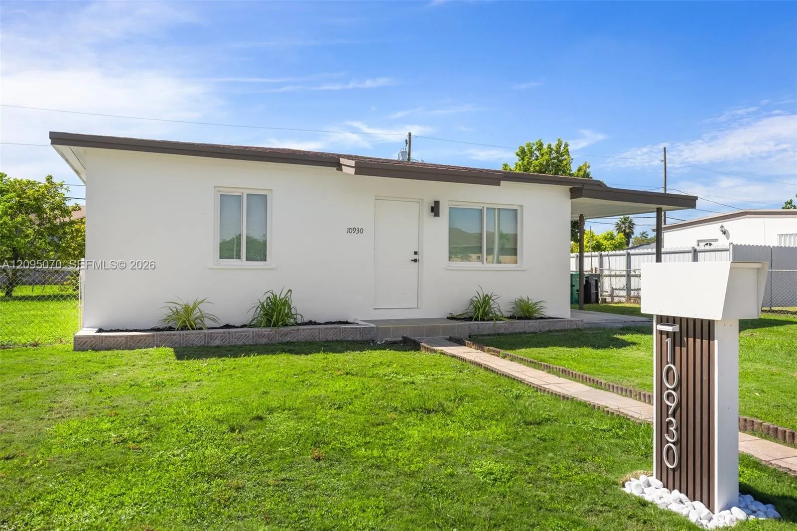 En Venta 10930 SW 216th Street, Miami, FL 33170, Miami, FL 33170