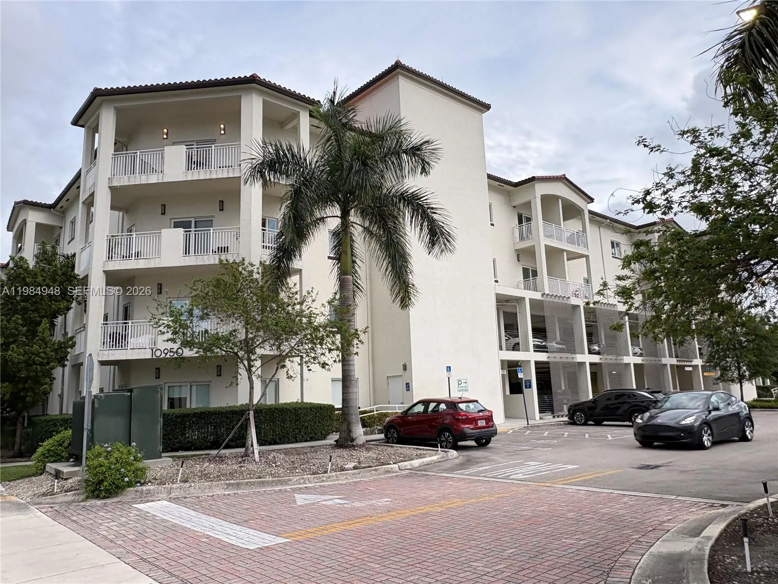 Foto de propiedad en 10950 NW 82nd Street 319, Doral, FL 33178 Doral con MLS# 