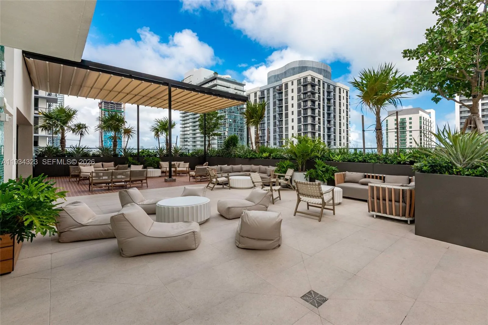 Foto de propiedad en 11 NE 6 Street 1407, Miami, FL 33132 Miami con MLS#