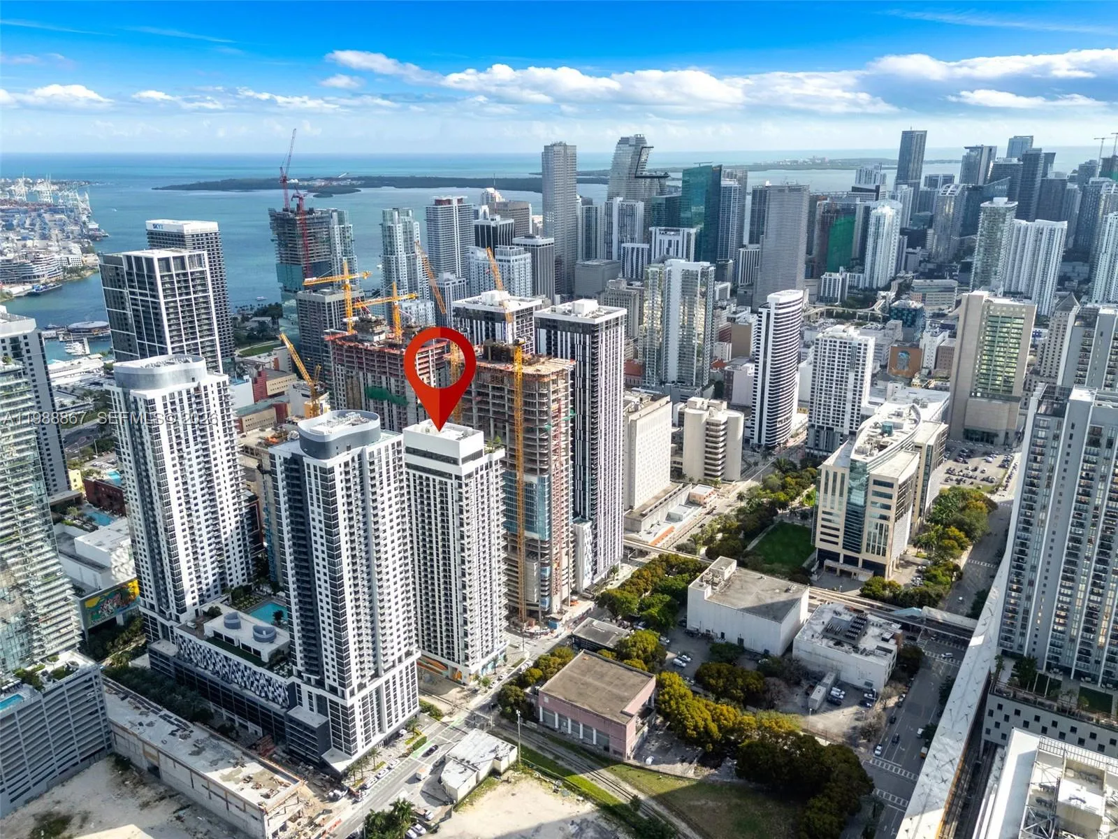 Foto de propiedad en 11 NE 6th 2207, Miami, FL 33131 Miami con MLS#