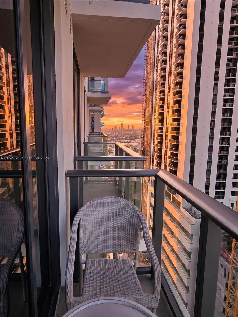 En Renta 11 NE 6th Street 2103, Miami, FL 33132, Miami, FL 33132