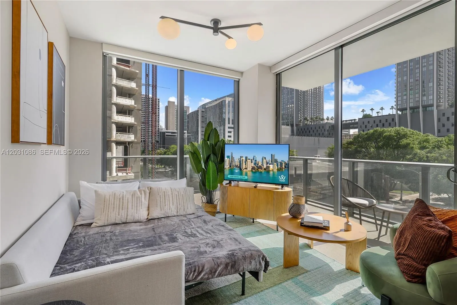 Foto de propiedad en 11 NE 6th Street 301, Miami, FL 33132 Miami con MLS#