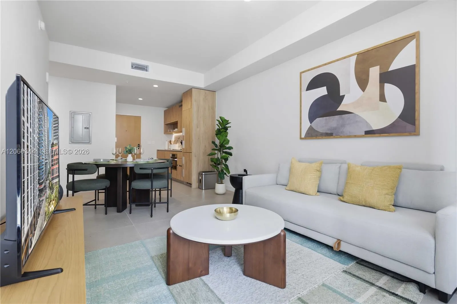Foto de propiedad en 11 NE 6th Street 710, Miami, FL 33132 Miami con MLS#