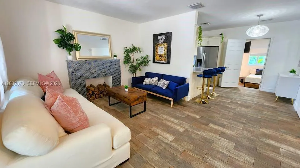 Foto de propiedad en 11 NW 47th Terrace, Miami, FL 33127 Miami con MLS# 