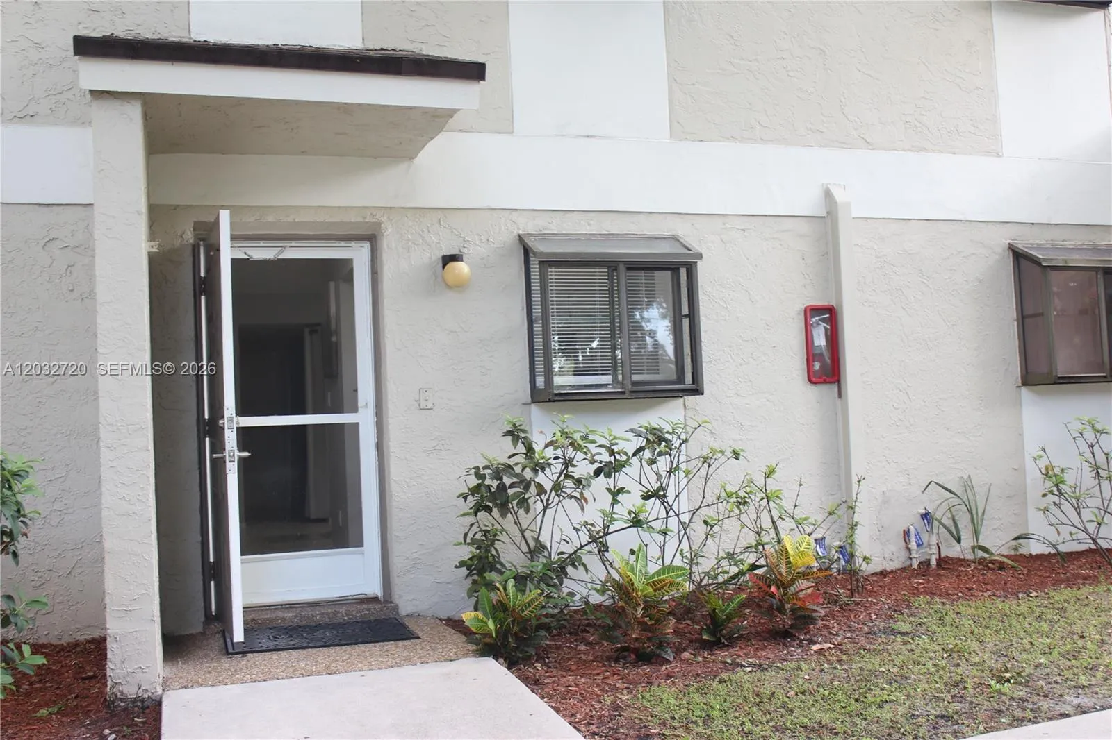 Foto de propiedad en 110 Gardens Drive 103, Pompano Beach, FL 33069 Pompano Beach con MLS# 