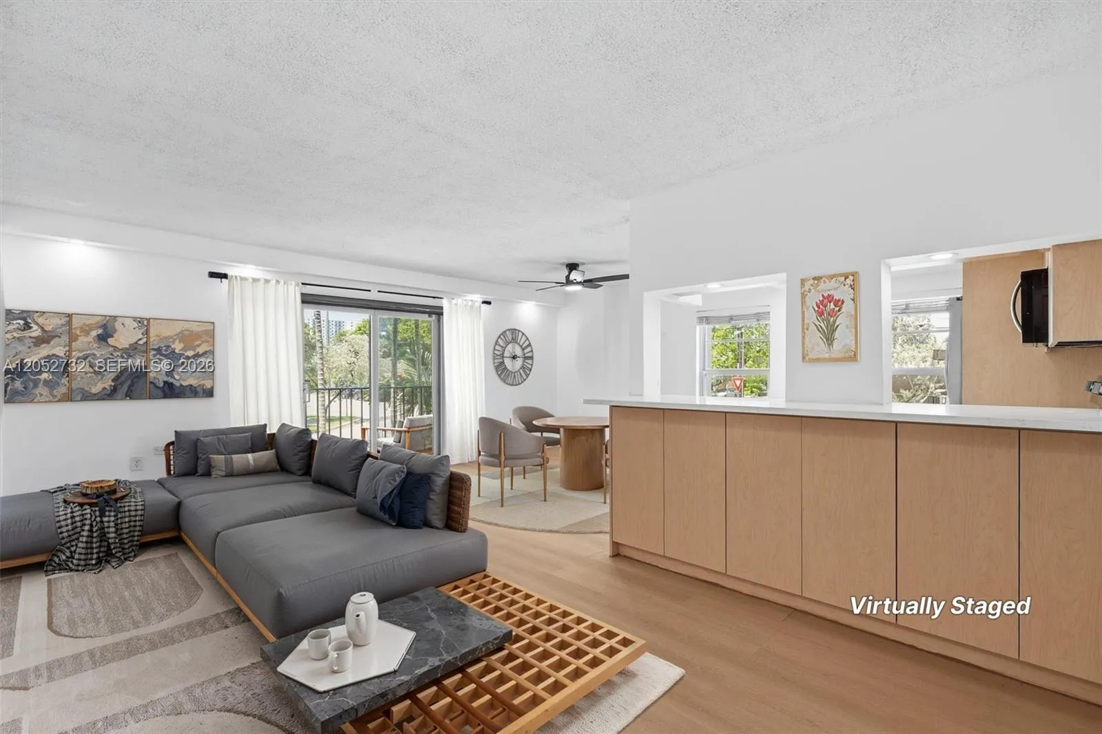 Foto de propiedad en 110 Salamanca Avenue 202, Coral Gables, FL 33134 Coral Gables con MLS# 