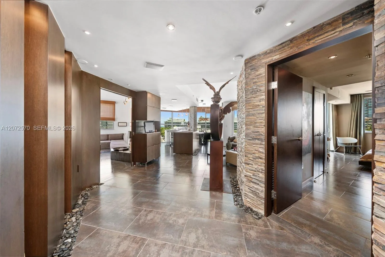 En Venta 110 Washington Avenue 1709, Miami Beach, FL 33139, Miami Beach, FL 33139
