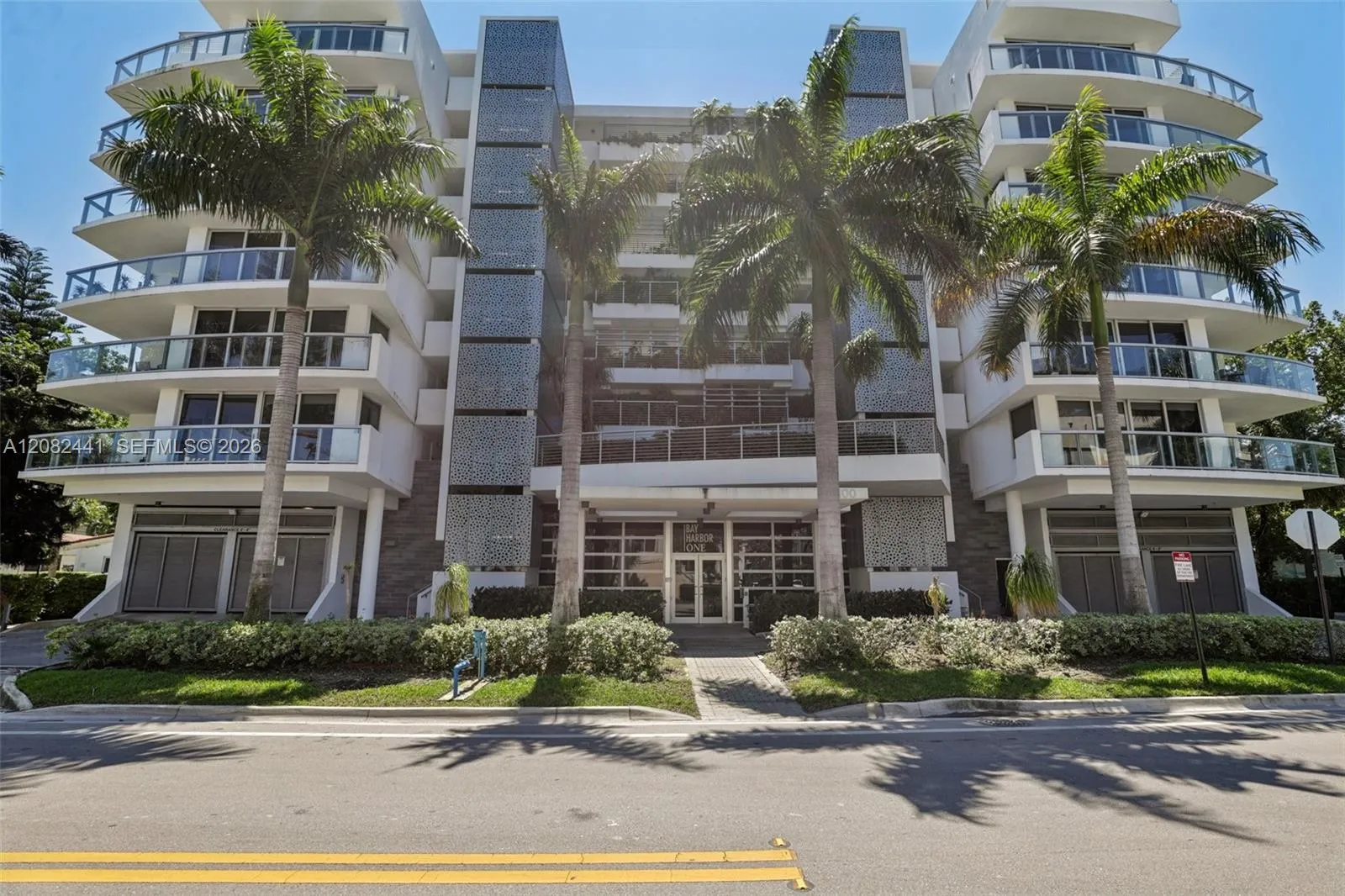 Foto de propiedad en 1100 100th Street 703, Bay Harbor Islands, FL 33154 Bay Harbor Islands con MLS# 