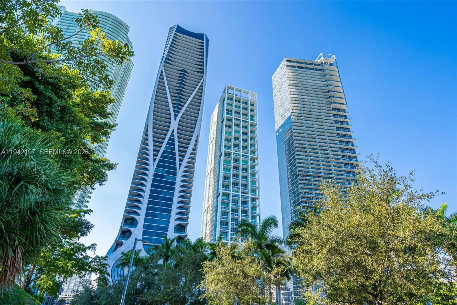 Foto de propiedad en 1100 Biscayne Boulevard 2907, Miami, FL 33132 Miami con MLS# 