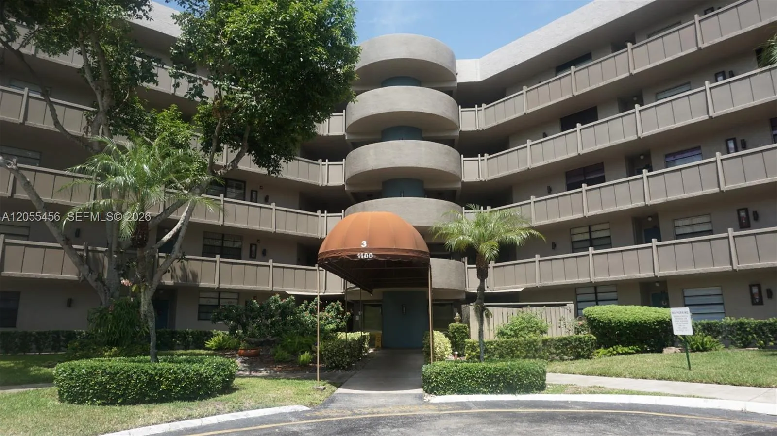Foto de propiedad en 1100 Colony Point Circle 206, Pembroke Pines, FL 33026 Pembroke Pines con MLS# 
