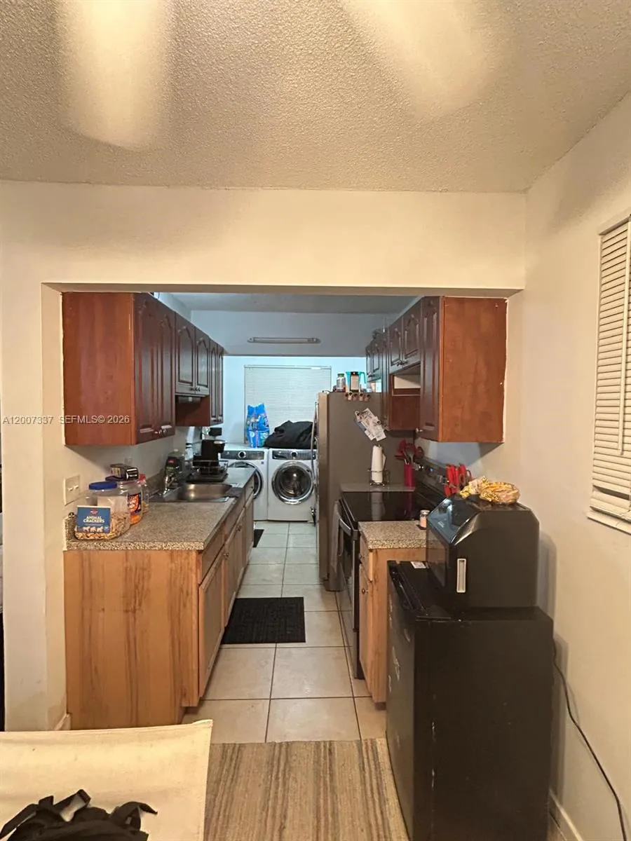 Foto de propiedad en 1100 NE 1st Court 104, Hallandale Beach, FL 33009 Hallandale Beach con MLS# 
